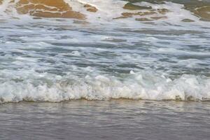 surpreendente Visão do árabe mar durante a manhã Tempo dentro calangute de praia Goa, Índia, oceano de praia Visão cedo manhã Tempo foto