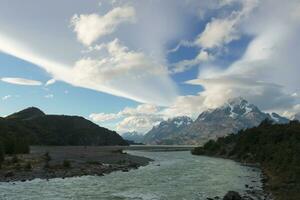 fluxo, cinzento lago, torres del paine nacional parque, chileno Patagônia, Chile foto