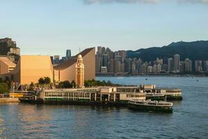 a relógio torre em a sulista costa do tsim sha tsui, kowloon, hong kong, China foto