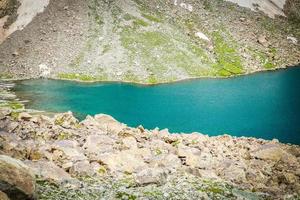 katora lago kumrat vale bela paisagem vista das montanhas foto