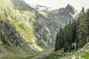 kumrat valley jazz banda beautiful landscape mountain view foto