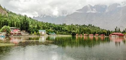 lago shangrila e resorts foto