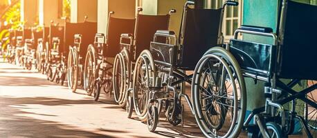 cadeiras de rodas dentro a hospital foto
