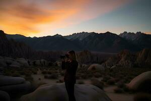 ai gerado jovem mulher dentro a montanhas levando As fotos do a pôr do sol. neural rede ai gerado