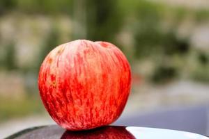 closeup de maçã vermelha fresca foto