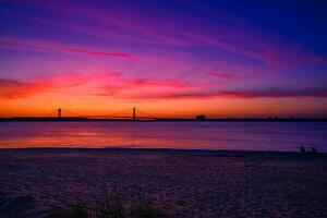 pôr do sol de a ponte foto