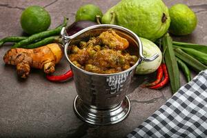 indiano tradicional cozinha aloo murmurar foto