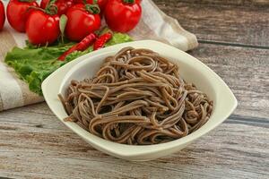 cozinha asiática - soba na tigela foto