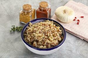 vegano cozinha - fervido Quinoa cereal foto