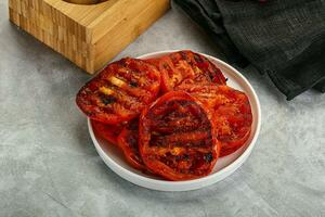 grisalho maduro vermelho tomates lanche foto