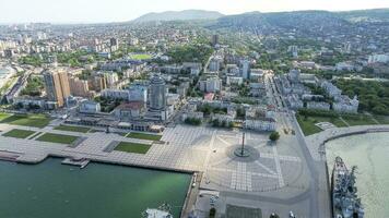 topo Visão do a marina e cais do novorossiysk foto