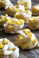 macarrão fettuccine cru foto