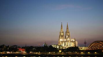 noite Visão do Koeln Colônia foto