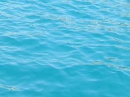a textura da água do mar Egeu foto