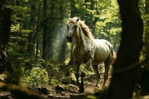 ai gerado uma lindo branco cavalo com uma dourado juba galope através uma sereno floresta, iluminado de etéreo raios solares filtrando através a denso verde folhagem. foto