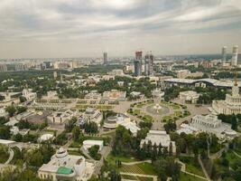 Moscou, Rússia - 08.08.2023 -areal Visão do exibição do conquistas do nacional economia site, conhecido Como vdnkh. cidade foto