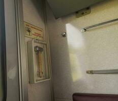 tiro do a hummer usava para pausa a janela dentro a caso do emergência dentro a trem, segurança foto