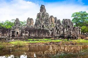 Bayon têmpora dentro Angkor Tom, Camboja foto
