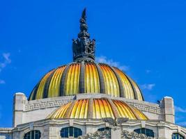 incrível palácio de belas artes obra-prima da arquitetura na cidade do México foto