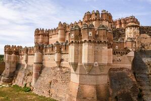 coca castelo Castillo de coca é uma fortificação construído dentro a 15º século e é localizado dentro coca, dentro segovia província, castilla y leão, Espanha foto