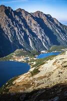 bonito montanha lago dentro a verão, vale do cinco lagos, Polônia, zakopane foto