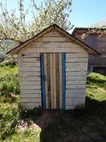 pequena casa de madeira foto