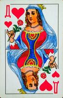 jogando cartões rainha do corações - jogando cartão terno foto