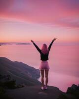 ai gerado jovem mulher caminhante aberto braços em topo do uma montanha às nascer do sol. ai generativo foto