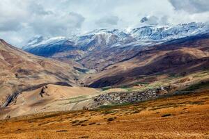 quibe Vila Alto dentro Himalaia. spiti vale, Himachal Pradesh, Índia foto