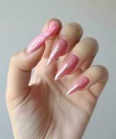 ai gerado mulher mão segurando Rosa unhas foto