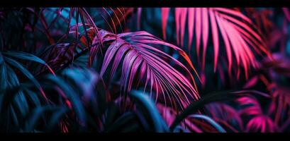ai gerado uma luz roxa e azul tropical selva com Palma folhas foto