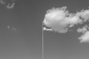 fotografia na bandeira nacional ucraniana do tema no céu pacífico foto