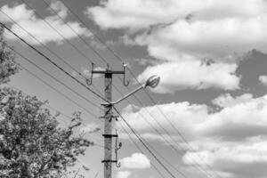 poder elétrico pólo com linha fio em luz fundo fechar acima foto