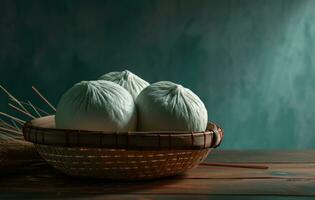 ai gerado três chinês bao pães estão em pé dentro a parte de cima baixa cesta foto