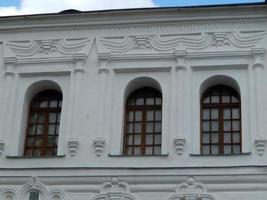 arquitetura da janela barroco ucraniano o fragmento do edifício foto