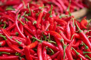 vermelho Pimenta pimentas em a mercado dentro Vietnã. foto