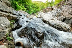 Huai yang cascata tropical floresta tropical dentro nacional parque foto