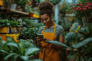 ai gerado mulher dentro aventais em pé dentro uma jardim loja verificação Fora plantas em dela telefone foto