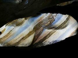 lindo arco Iris caverna dentro Chiang mai província, tailândia, textura do caverna parede imagem, caverna características uma natural mármore cor padronizar em Está paredes foto