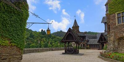 cochem, Alemanha, 2023, antigo imperial castelo, pátio, cochem, Renânia palatinado, Alemanha foto