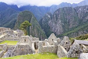 Machu picchu, arruinado cidade do a incas, andes cordilheira, Urubamba província, cusco, Peru foto