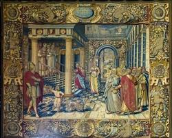 como, itália, 16 de abril de 2019 - detalhe da tapeçaria da catedral de como, na itália. a catedral de como é a catedral católica romana inaugurada em 1396. foto