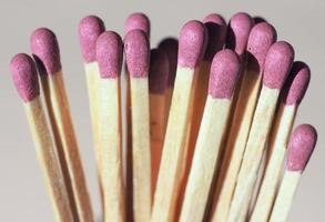 palitos de fósforos para acender fogueiras foto