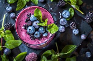 ai gerado mirtilo e beterraba suco batido foto