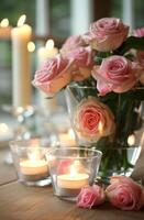 ai gerado uma vidro vaso é preenchidas com Rosa rosas e de várias velas foto
