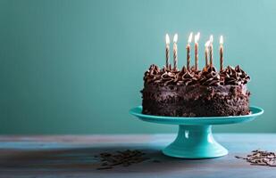 ai gerado uma chocolate aniversário bolo senta em uma azul bolo prato foto