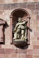 heidelberg, Alemanha, 2023, Heidelberg castelo, Frederico v contagem palatina do a Rhine estátua em a gordo torre, heidelberg, Baden Wurttemberg, Alemanha foto