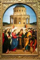 Milão, Itália - brera Antiguidade pintura museu. casamento do a virgem, de Rafaello sanzio - Rafael, 1504 foto