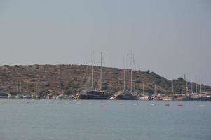 gumbet, turkey, 2020 - panorama da praia e da praia em Bodrum foto