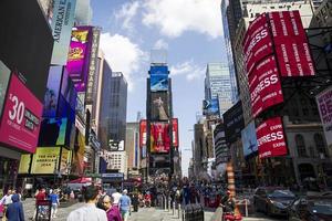 Nova York, EUA, 31 de agosto de 2017 - pessoas não identificadas na Times Square, Nova York. times square é o local turístico mais popular da cidade de nova york.